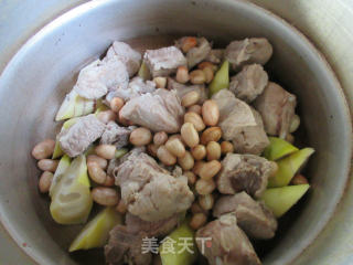 花生米排骨炖乌笋的做法步骤：4
