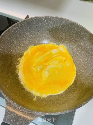 西葫芦炒蛋的做法步骤：1