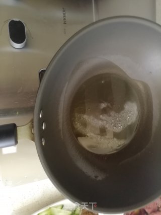 黄瓜炒鸡蛋的做法步骤：3