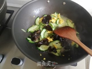 黄瓜炒鸡蛋的做法步骤：7
