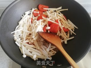 西红柿炒白玉菇的做法步骤：6