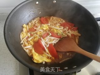 西红柿炒白玉菇的做法步骤：8