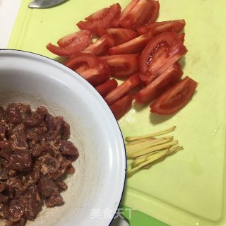 蕃茄牛肉汤粉的做法步骤：1