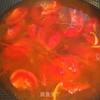蕃茄牛肉汤粉的做法步骤：3