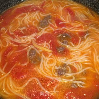 蕃茄牛肉汤粉的做法步骤：7