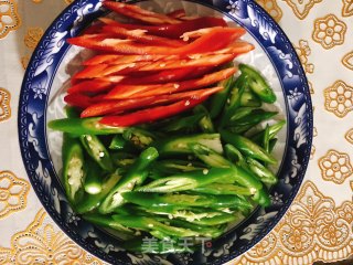 牛肉炒辣椒的做法步骤：3