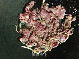 牛肉炒辣椒的做法步骤：4