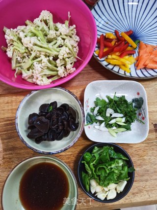 炝拌有机菜花的做法步骤：2