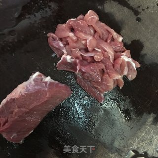 青瓜炒瘦肉的做法步骤：1