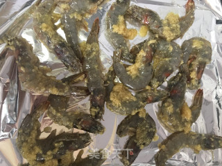 蒜茸烤对虾的做法步骤：4