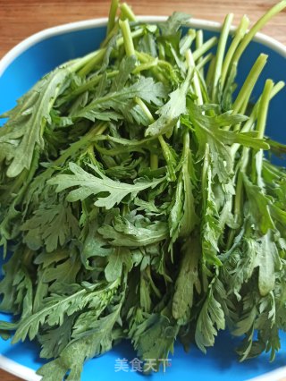 粉蒸茼蒿的做法步骤：1