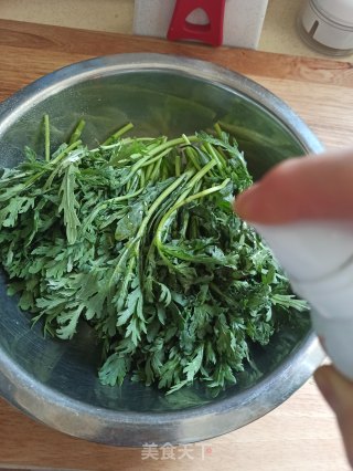 粉蒸茼蒿的做法步骤：2