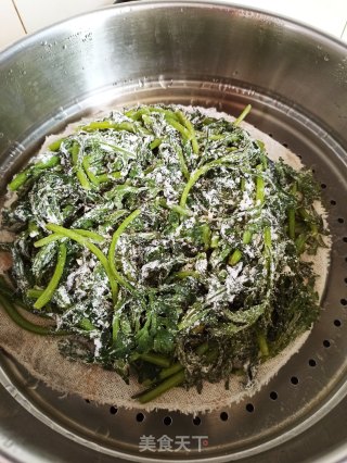 粉蒸茼蒿的做法步骤：8