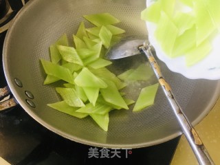 清炒莴笋的做法步骤：5