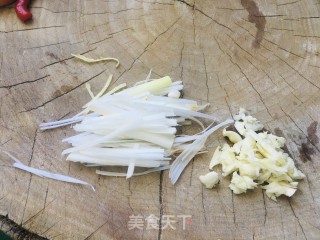 酸辣肉丝汤的做法步骤：2