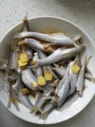 清蒸小杂鱼的做法步骤：3