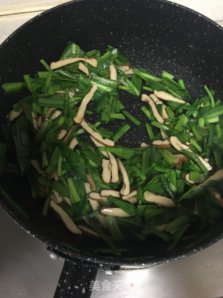 韭菜炒香干的做法步骤：3