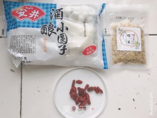 桂花鸡蛋酒酿圆子的做法步骤：1
