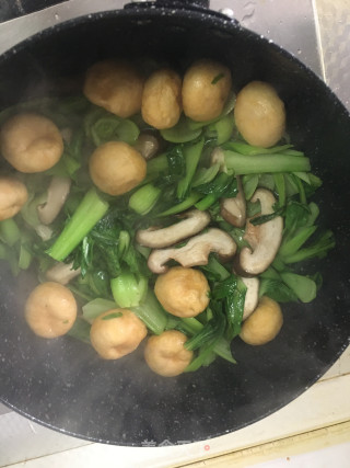 香菇油面筋炒青菜的做法步骤：4