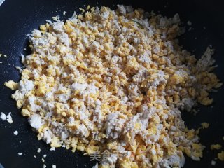 韭菜鸡蛋豆腐馅饼的做法步骤：3