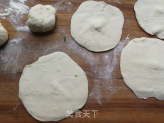 韭菜鸡蛋豆腐馅饼的做法步骤：8