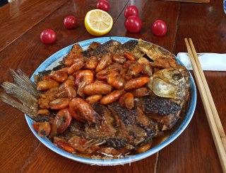 野鲫鱼烧小河虾的做法步骤：10