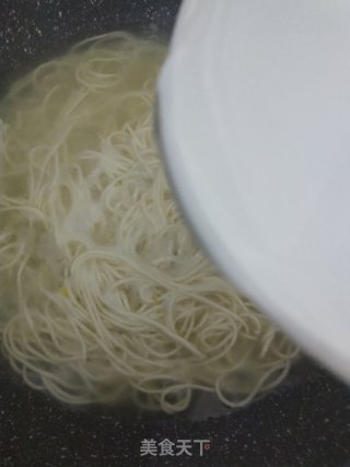 葱油拌面的做法步骤：3