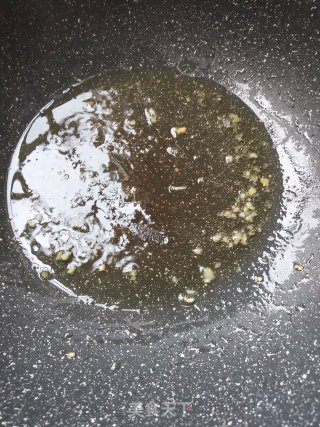 小炒菜心的做法步骤：1