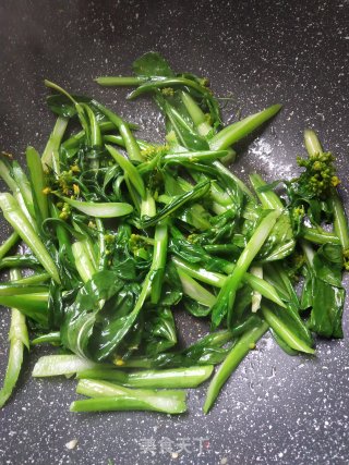 小炒菜心的做法步骤：3
