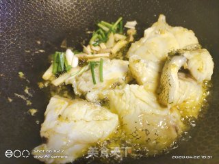 红烧鳕鱼的做法步骤：4