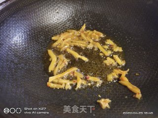酸豆角炒蛤蜊肉的做法步骤：2