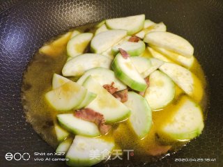 培根炒瓠瓜的做法步骤：5