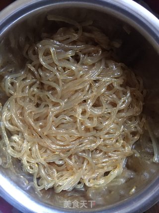 鸡腿炖蘑菇粉条的做法步骤：3