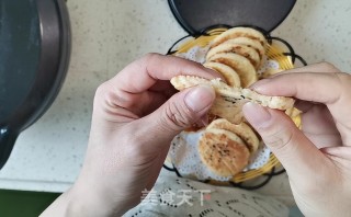 剩饭不加一滴水的烙饼的做法步骤：1