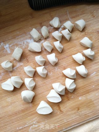 韭菜豆皮素水饺的做法步骤：10