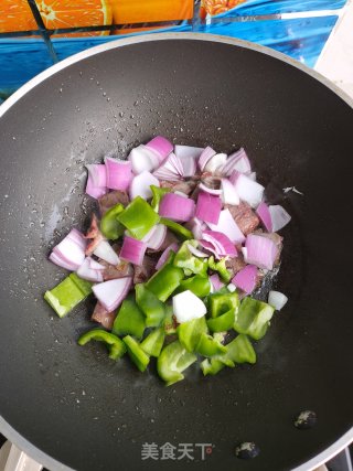 洋葱炒牛肉的做法步骤：6
