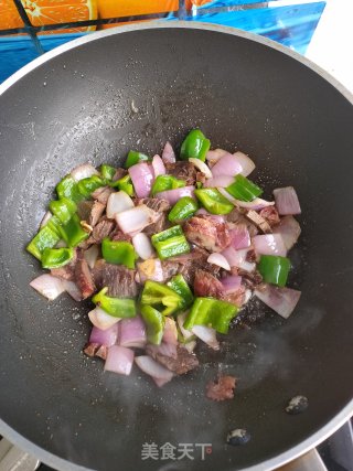 洋葱炒牛肉的做法步骤：9