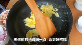 午餐肉洋葱便饭，一餐一饭，虽普通却吃得很舒心 ，特别适合单身汪哦O(∩_∩)O的做法步骤：5