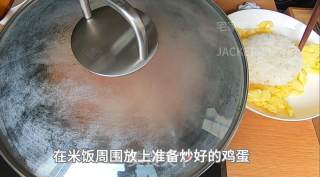 午餐肉洋葱便饭，一餐一饭，虽普通却吃得很舒心 ，特别适合单身汪哦O(∩_∩)O的做法步骤：9