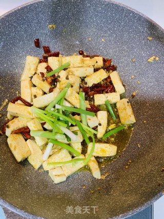 麻辣豆腐条的做法步骤：6