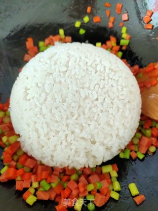 时蔬炒饭的做法步骤：4