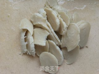 荷兰豆炒面筋的做法步骤：2