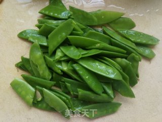 荷兰豆炒面筋的做法步骤：5