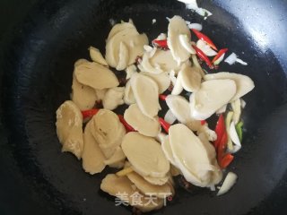 荷兰豆炒面筋的做法步骤：8