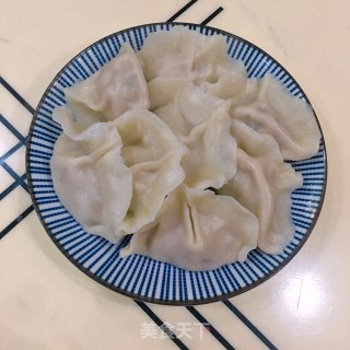 金针菇肉馅饺子的做法步骤：11