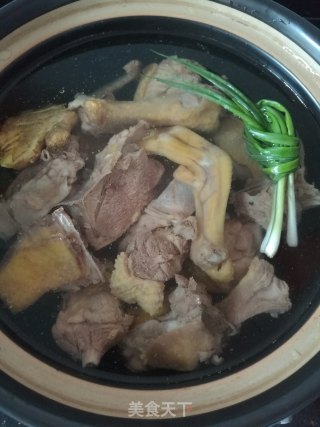 秋耳山药炖菜鸭汤的做法步骤：4