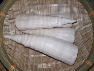 拌春笋的做法步骤：1