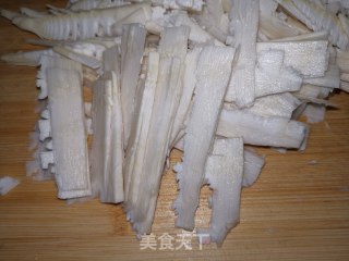 拌春笋的做法步骤：2