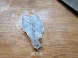 菠萝虾球的做法步骤：2