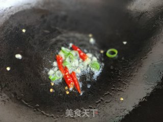 爆炒圆白菜的做法步骤：2